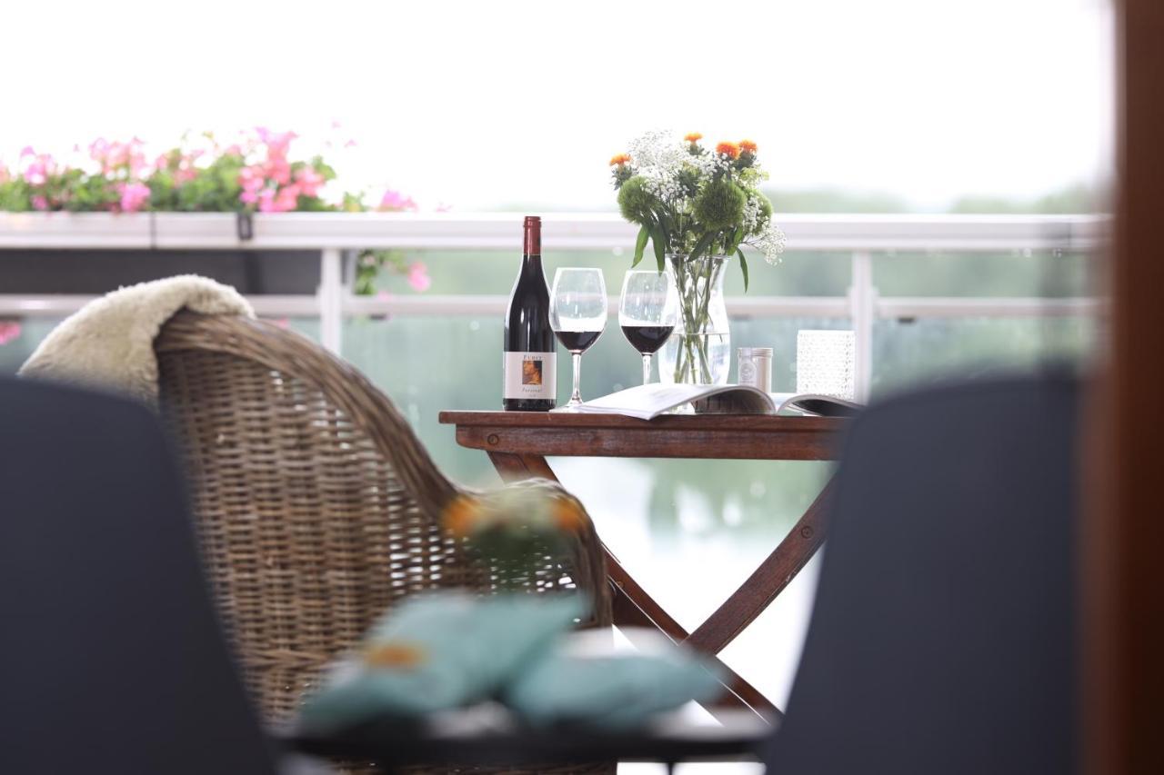 Seehotel Niedernberg - Das Dorf Am See Экстерьер фото