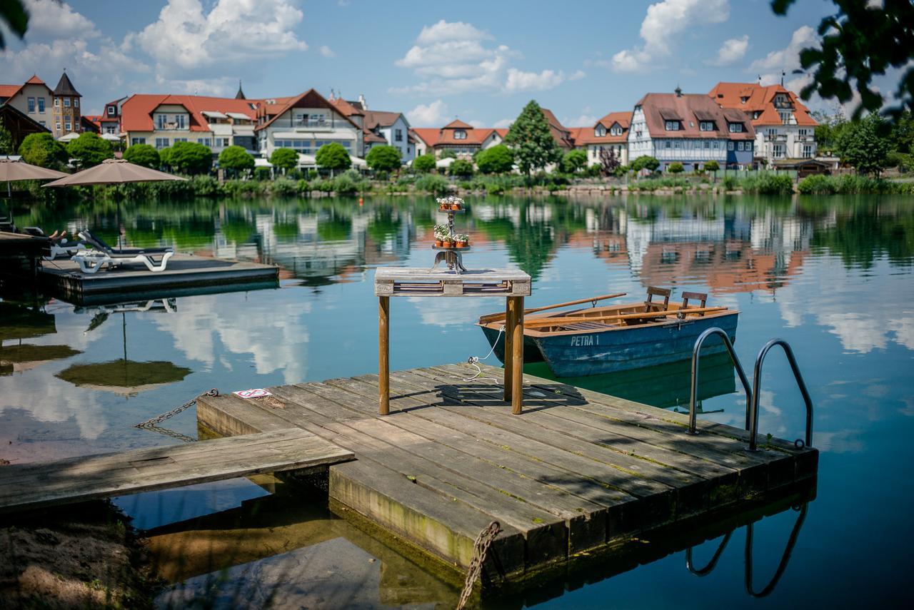 Seehotel Niedernberg - Das Dorf Am See Экстерьер фото
