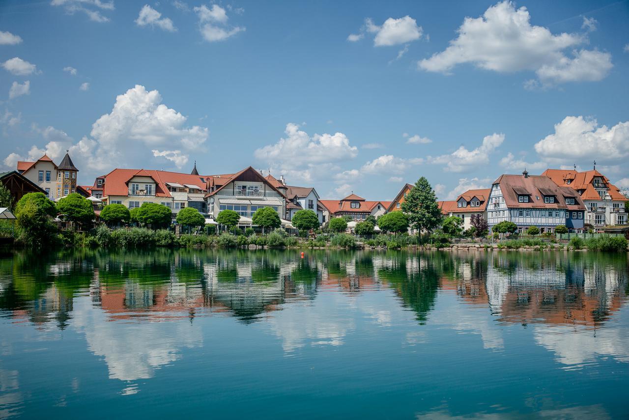 Seehotel Niedernberg - Das Dorf Am See Экстерьер фото