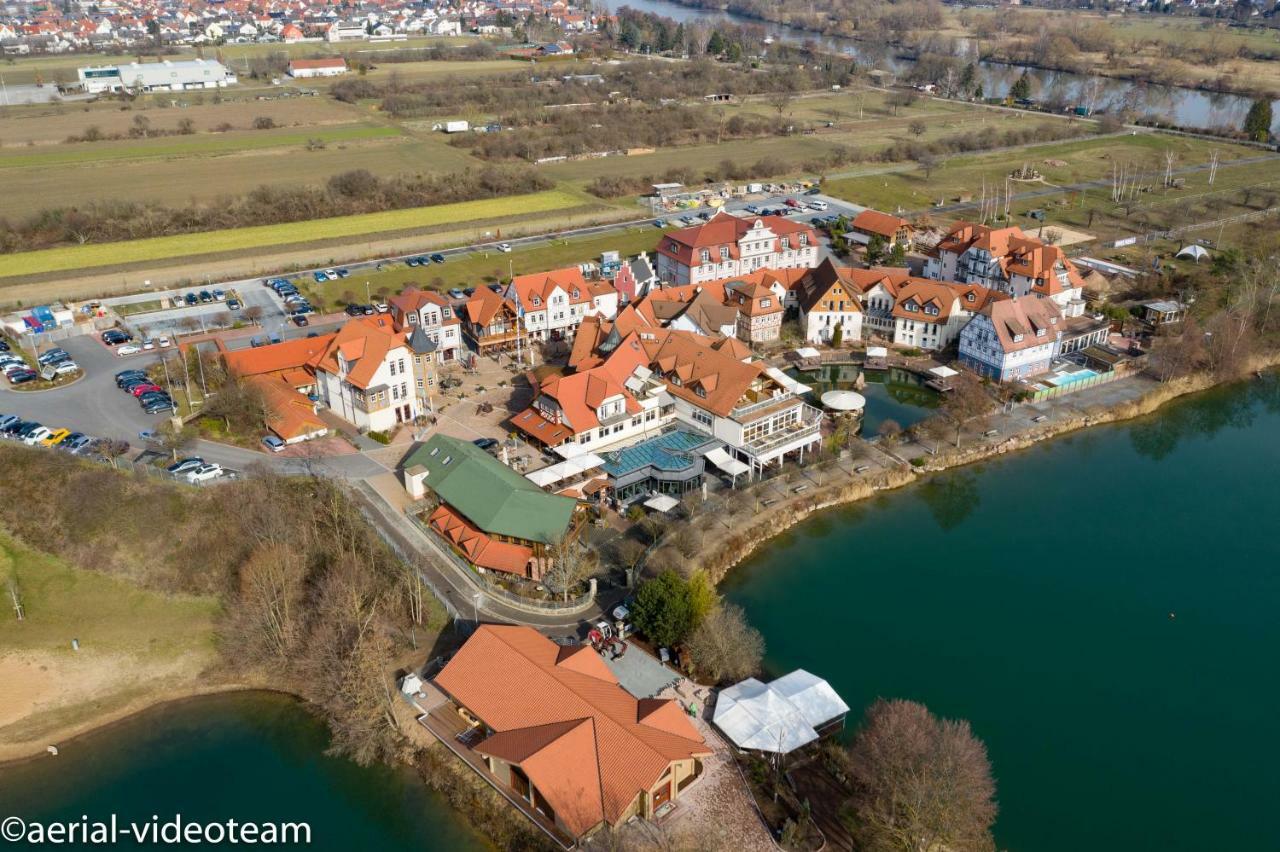 Seehotel Niedernberg - Das Dorf Am See Экстерьер фото