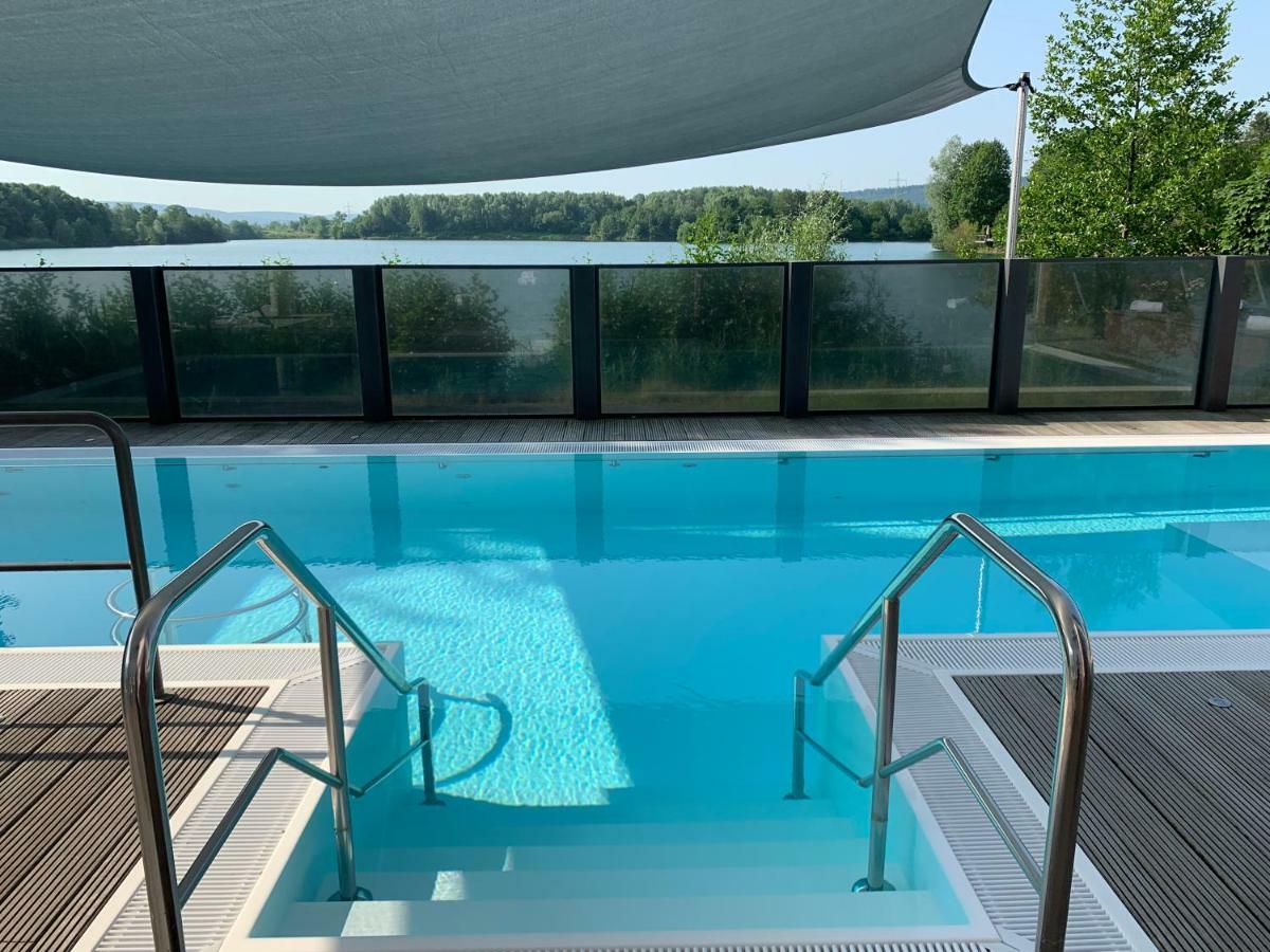 Seehotel Niedernberg - Das Dorf Am See Экстерьер фото