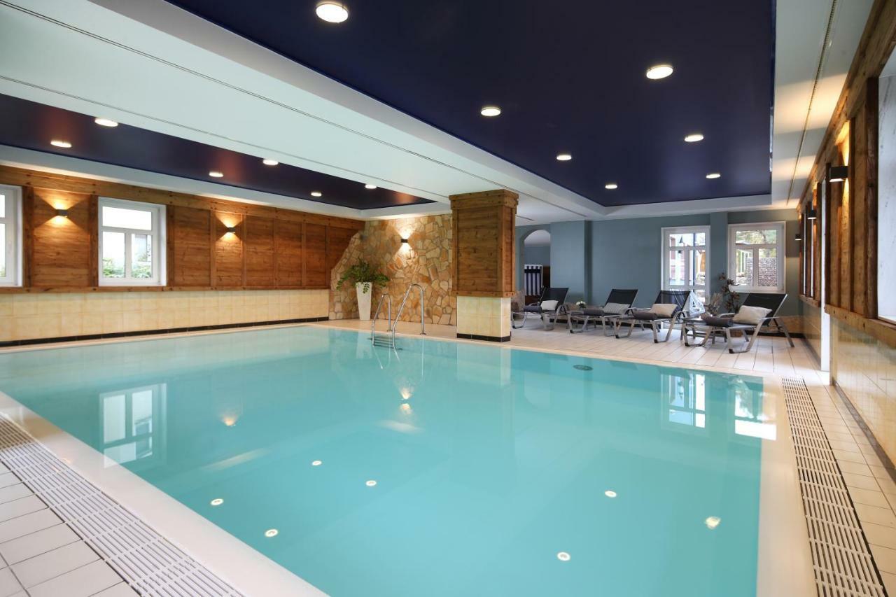 Seehotel Niedernberg - Das Dorf Am See Экстерьер фото
